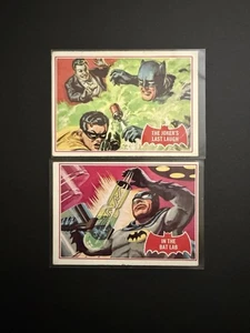 1966 Batman Red Bat Cards The Jokers Last Laugh, In The Bat Lab - Bild 1 von 2