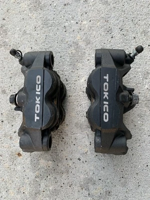 Juego de pinzas de freno de rueda delantera 17-23 Honda CBR1000RR 1000RR Foto 1 de 4