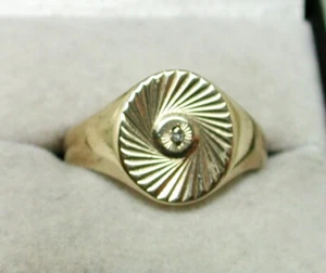 Gents 9ct Gold And Diamond Signet ring Size V - 21603 - Picture 1 of 4