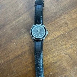 Reloj deportivo de vestir Timex S3 tono negro y plateado 100M WR - Imagen 1 de 8
