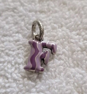 Dije colgante Brighton letra mayúscula "F" nuevo sin etiquetas retirado/descontinuado Foto 1 de 3