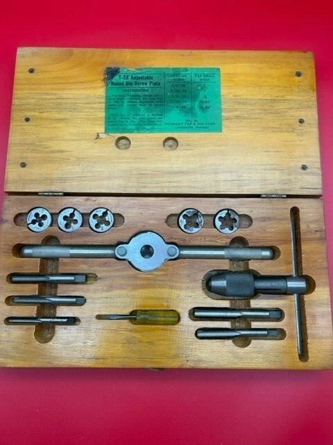 Placa de tornillo redonda ajustable Vermont Tap & Die T-2A con estuche de madera vintage Foto 1 de 4