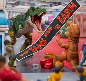 2025 SDCC Exclusive Jurassic World Tyrannosaurus Rex Convention Crasher ON HAND - Bild 1 von 3