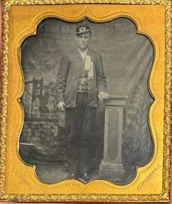 CIVIL WAR VETERAN TINTYPE & SIXTH PLATE UNION CASE - Image 1 of 4