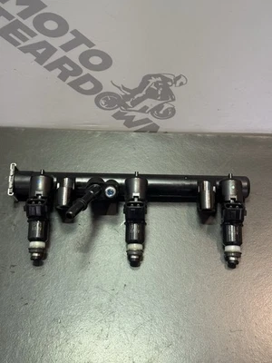 Triumph Daytona 675R Fuel Injectors 2013-2017 Daytona 675R Fuel Injectors 675R - Image 1 of 4