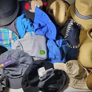 23 Kleinkind Hüte Fedora & mehr: Gap, Disney, FAO, John Deere, Scala, Carter's usw. - Bild 1 von 24