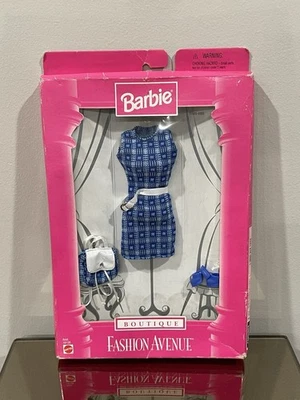 Mattel 1998 Barbie Fashion Avenue Azul Vestido a Cuadros Mochila Cartera 18126 Caja Ropa Foto 1 de 4