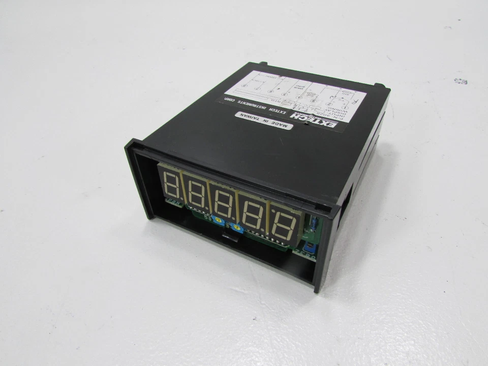 EXTECH 4028 TEMPERATURE INDICATOR - Image 1 of 3