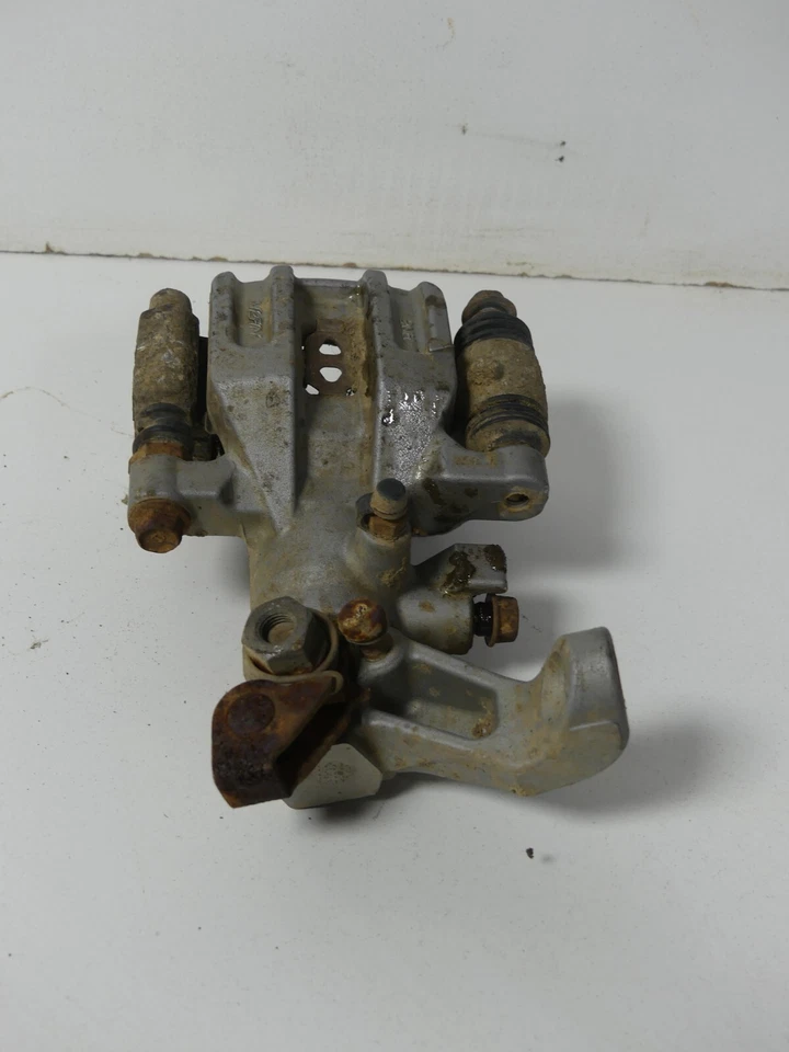 2003 年本田 Fourtrax Rincon 680 650 后制动卡钳 CC R2 — 第 1/4 张图片