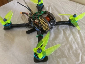 Custom built FPV freestyle / racing drone 5 inch - Picture 1 of 3