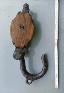 Alter Flaschenzug Holz Metall-Haken Umlenkrolle Seilzug Seilwinde Deko Antik - Bild 1 von 3