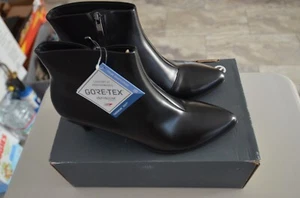 Ecco Woman Super nice and styles size 8- 8 1/2 - Picture 1 of 5