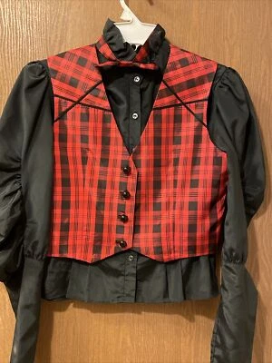 Blusa Negra Estilo Años 1880 Y Chaleco Rojo/Negro Con Pajarita Disfraz Manga Larga Pequeña Foto 1 de 4