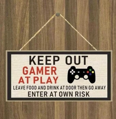 LETRERO DE MADERA KEEP OUT GAMER AT PLAY Foto 1 de 3