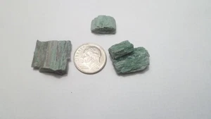 CHROM! Neuwertiges grünes versteinertes Holz 3 Stück Arizona 48,35ct - Bild 1 von 4