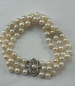 Vintage 14K White Gold Filigree Clasp Triple Strand Pearl Bracelet 7 1/2" - Picture 1 of 13