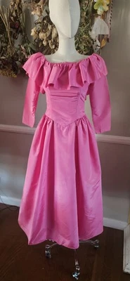 Vestido de graduación vintage años 80 rosa de FE'S of Sherman Oaks con volantes dramáticos... Foto 1 de 4