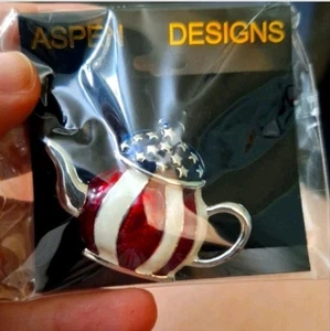 Spilla spilla teakettle design Aspen tono argento bandiera americana patriottica - Foto 1 di 3