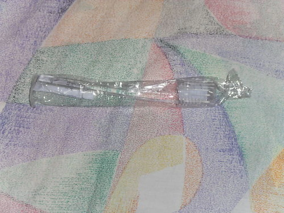 Brand New SIA Toothbrush with holder for cheap sale *Free Post - Image 1 of 1