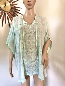 Johnny Was Embroidered Eyelet Sea Foam Mint Green Top Blouse Boho Rayon S - Picture 1 of 8