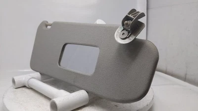 Suzuki Swift 2004 pasajero derecho parasol parasol gris R8s32b01 Foto 1 de 4