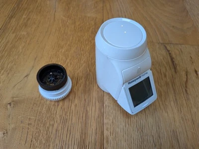 Honeywell HR92UK Evohome Radiator Valve Controller White - Image 1 of 2