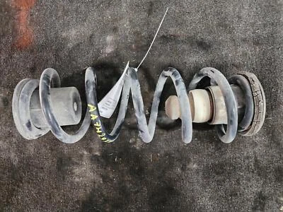 Muelle helicoidal trasero usado se adapta a: Chrysler Town & Country 2015 trasero grado A Foto 1 de 4