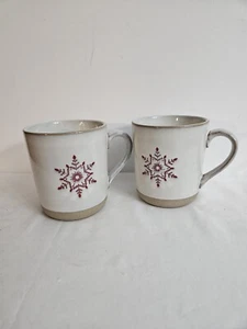 2 Herz & Hand mit Magnolie Steinzeug Becher 4,5" Höhe x 5" Breite - 2 Pfund 4,5 Unzen - Bild 1 von 5