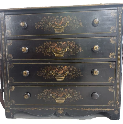 Hermosa cómoda antigua negra estampada con 4 cajones Foto 1 de 4