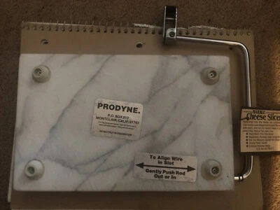 Tablero de queso vintage de mármol blanco y negro con cortador de alambre 5x8 con Foto 1 de 4