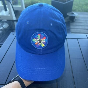 Cappello Berretto Wheel of Fortune Live Multicolore Toppa Ruota su Fibbia Cinturino Blu Royal - Foto 1 di 10