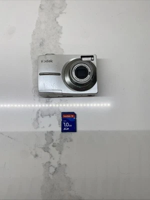 Broken Kodak EasyShare C613 6.2MP Digital Camera - Image 1 of 3