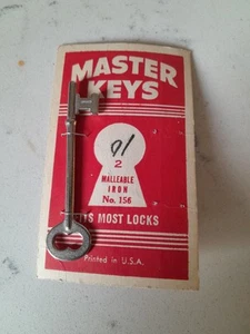 Antique Skeleton Key On Store Card Unused Made In Germany - Picture 1 of 3