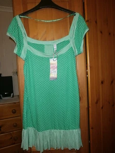 BNWT LADIES GREEN/WHITE LONG TOP SIZE 8 - Picture 1 of 1