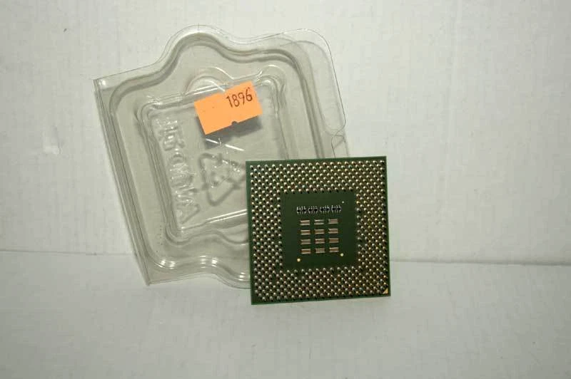 KIT CPU AMD ATHLON XP 1800+ AX1800DMT3C + DISSIPATORE USATO BUONO STATO MP1 - Immagine 1 di 1