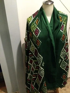 Sherpa adventure gear Himalayan Heritage women's chatyan scarf/wrap 30x70" green - Picture 1 of 4