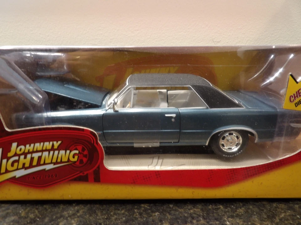 1964 Chevy Impala SS 2010 Johnny Lightning Muscle Cars R42 1 24