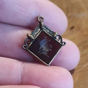 ANTIQUE WATCH FOB PENDANT IN  GOLD FRAME WITH CARVED CARNELIAN SOLDIER SQUARE - Bild 1 von 5