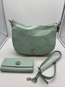 Coach Pebbled Leather Turnlock Hobo Mint Green Crossbody Shoulder with Wallet - Bild 1 von 24