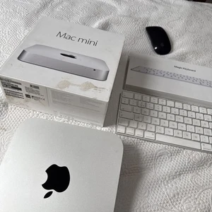 Apple Mac Mini late 2014 i5 8GB 1TB HDD. Magic Keyboard and mouse. BOXED - Picture 1 of 9