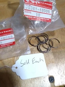 Suzuki piston circlip ring Hayabusa Katana Bandit Madura GSX-750 retaining pin - Picture 1 of 2
