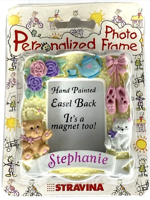 MARCO DE FOTOS PERSONALIZADO STRAVINA "STEPHANIE" IMÁN PINTADO A MANO 2,5 X 2,75 Foto 1 de 3