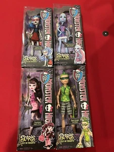 Monster High Scaris 2012 4 Dolls Draculaura, Ghoulia, Abbey and Duece - Picture 1 of 9