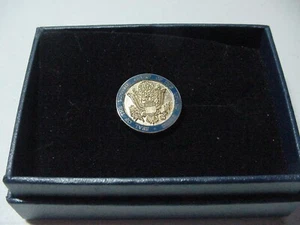 US SUPREME COURT LAPEL PIN -Free Shipping. - Picture 1 of 5