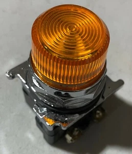 LIGHT, INDICATING, CUTLER HAMMER P/N 10250T201N-C19N (SURPLUS) - Picture 1 of 5