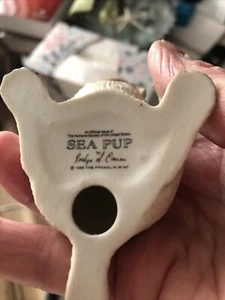 Sea Pup 1988 Franklin Mint without the iceberg - Picture 1 of 2