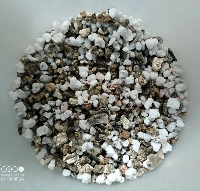 Perlite & Vermiculite Premium Mix for Compost Growing Hydroponic Garden - Image 1 of 2