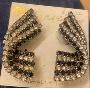 Vintage Jewelry Rhinestone Clip On Earrings Wild Oak - Picture 1 of 2