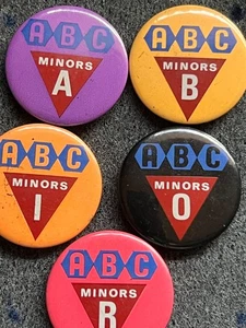 VINTAGE ABC MINORS CINEMA CLUB BUTTON PIN BADGES X 5 - LETTERS A, B, I, O, R - Picture 1 of 3