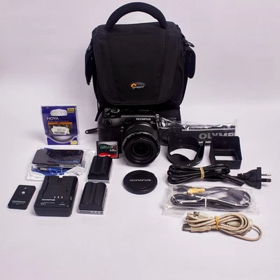 Olympus CAMEDIA C-8080 Digital Camera + Card, Batteries, Accessories & Bag - Image 1 of 4